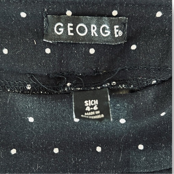 4/$20 George Black Polka Dot Cropped Pants - Picture 3 of 4